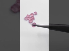 Roze versus vvs ruwe diamant voor sieraden