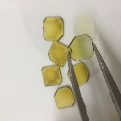 Diamant jaune synthétique produit en laboratoire Hpht mono diamants 3*3*0,3 mm