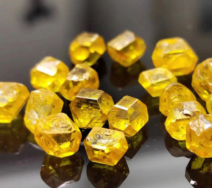 diamants cultivés en laboratoire, jaune clair ou jaune foncé, jaune luxueux, diamants bruts, HPHT, pierre
