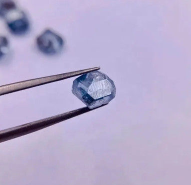 Pierre de diamant non taillée Bule VVS HPHT bleu diamant brut pour les pierres précieuses