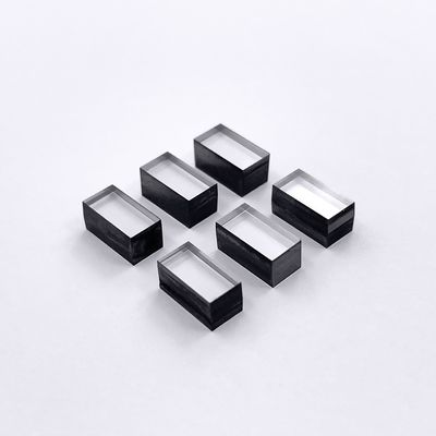 Des diamants de CVD. Des diamants de laboratoire de CVD de qualité supérieure, des cristaux simples incolores, sans inclusions ni défauts.