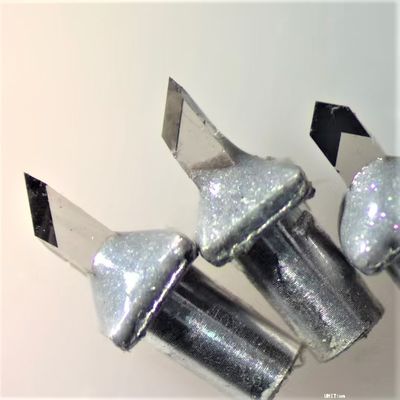 Le stylet diamanté pour couper des disques. Des diamants de laboratoire CVD blancs, bruns et incolores sur mesure pour des performances de coupe de disques.